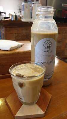 Sedjuk Bakmi & Kopi