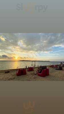 Pinkcoco Gili Air Sunset Bar & Resto