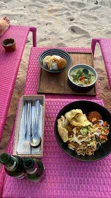 Pinkcoco Gili Air Sunset Bar & Resto