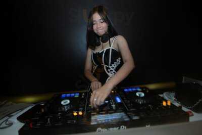 Blackdoor Lounge & Ktv