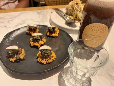 Akar Restaurant & Bar