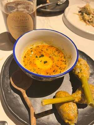 Akar Restaurant & Bar