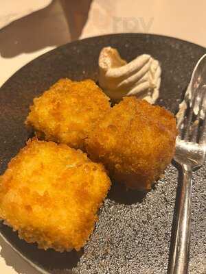 Akar Restaurant & Bar