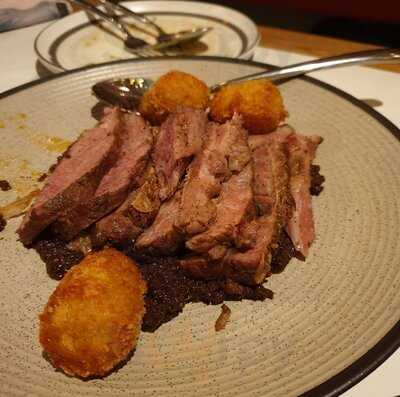 Akar Restaurant & Bar