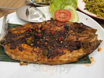 Gama Ikan Bakar & Seafood
