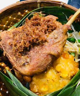 Kawisari Cafe & Eatery