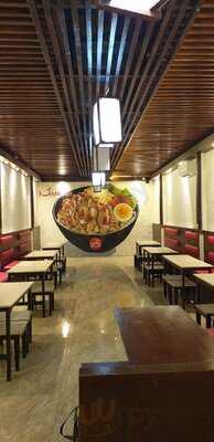 Mister Lie Kelapa Gading