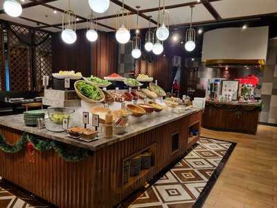 Momo Paradise - Kelapa Gading