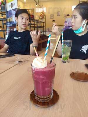 Bake Up Bakery & Cafe