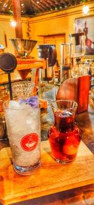 De Ngokow Coffee Roastery & Tea Club