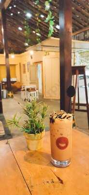 De Ngokow Coffee Roastery & Tea Club