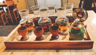 De Ngokow Coffee Roastery & Tea Club