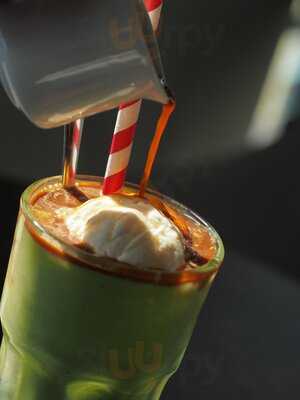 Savannah Cafe & Resto