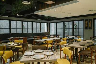 Savannah Cafe & Resto