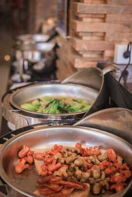 C-dev Restaurant By Canggu Dream Village