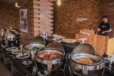 C-dev Restaurant By Canggu Dream Village