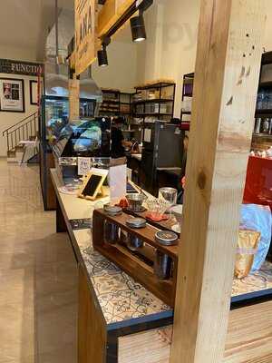 House Of Burger X Lana Coffee