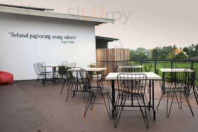 Kyoto Garage Cafe & Kitchen