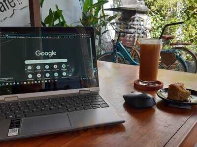 Kian 23 Cafe Gili Air