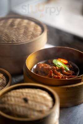 Liu Li Palace Seafood Restaurant