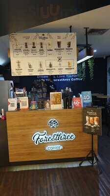 Foresthree Menteng Huis