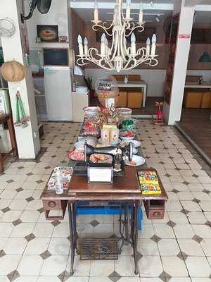 Sagoo Kitchen & Kopi Lay - Burangrang