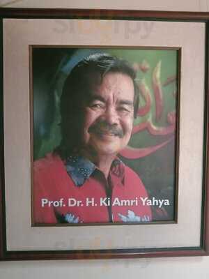 Amri Yahya Art De Cafe