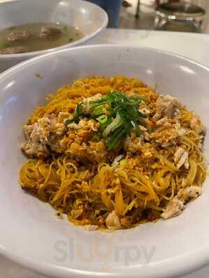 Bakmi & Bubur Ayam Djie Tjap