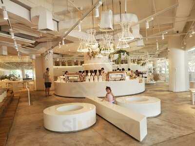 % Arabica Kuta Beachwalk