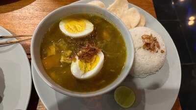 Aggie's Bar & Restaurant