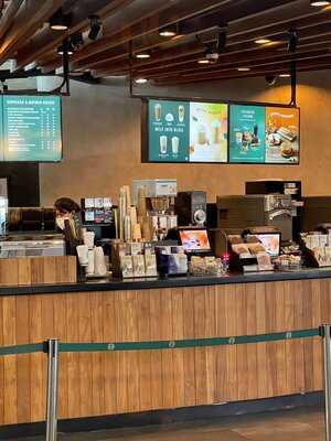 Starbucks Terminal 3 Ultimate Kedatangan