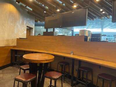 Starbucks Terminal 3 Ultimate Kedatangan
