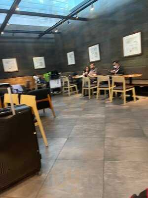 Starbucks Terminal 3 Ultimate Kedatangan