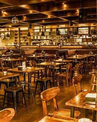 Hw Helen's Night Mart Gading Serpong