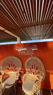 Peachy - Rooftop Bar