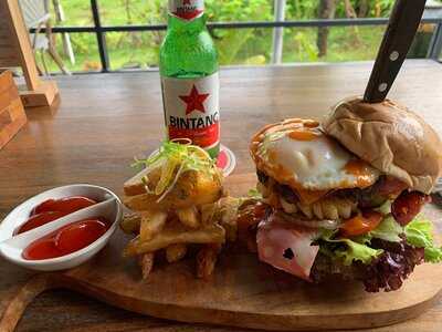 The Leaves Cafe, Eatery & Bar By Eps