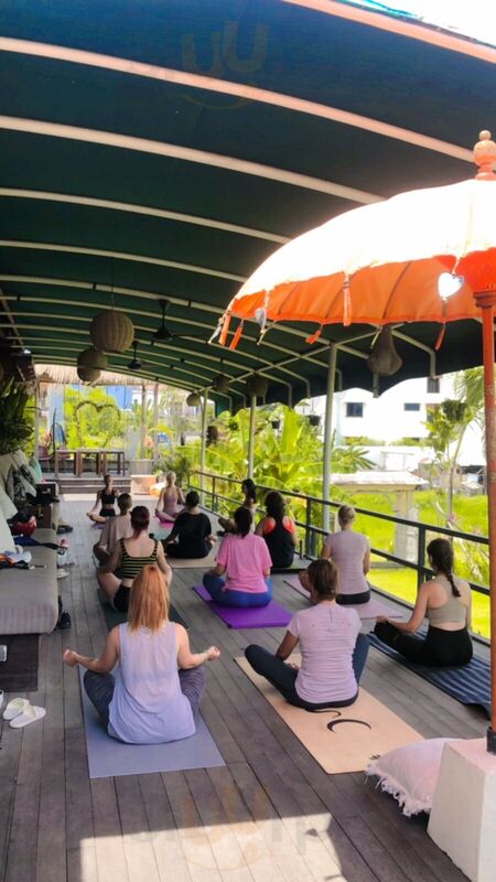 The Leaves Cafe, Eatery & Bar By Eps