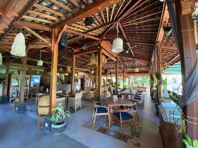 The Leaves Cafe, Eatery & Bar By Eps