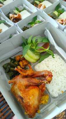 Rm Ayam Goreng Bu Hartin Toyan