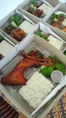 Rm Ayam Goreng Bu Hartin Toyan