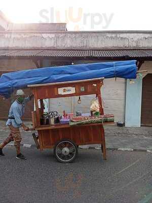 Angkringan Gemesh Oom Yan