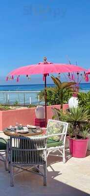 Sunset Kiss Beach Club