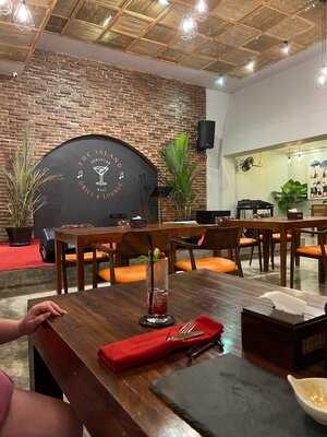 The Island Grill And Lounge