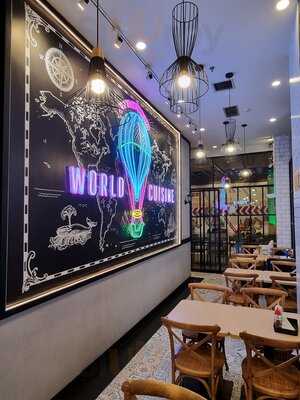 Platinum Resto & Cafe