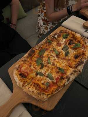 Bask Beach Club And Restaurant, Gili Meno