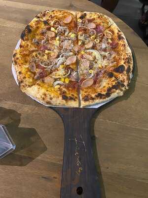 Favor Patisserie Pizzeria & Eatery