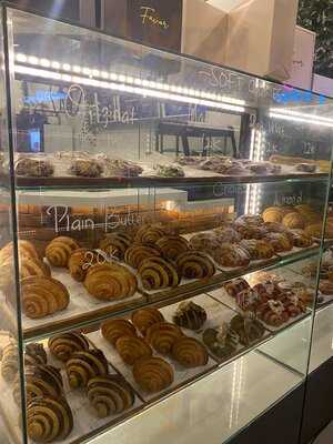 Favor Patisserie Pizzeria & Eatery