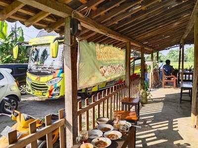 Soto Semarang Dan Lumpia Bu Lisa