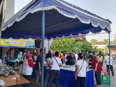 Soto Semarang Dan Lumpia Bu Lisa