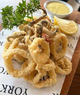 York Cocktail Bar And Bistro